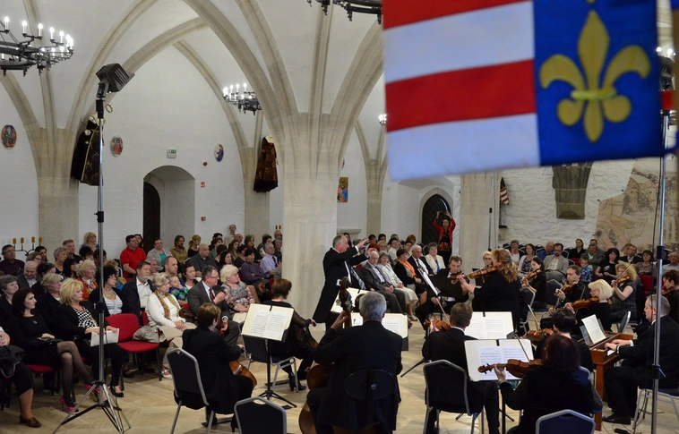 Vár-szerenád a diósgyőri Lovagteremben