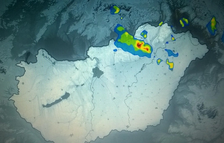 Heves éjszakai vihar Miskolc felett