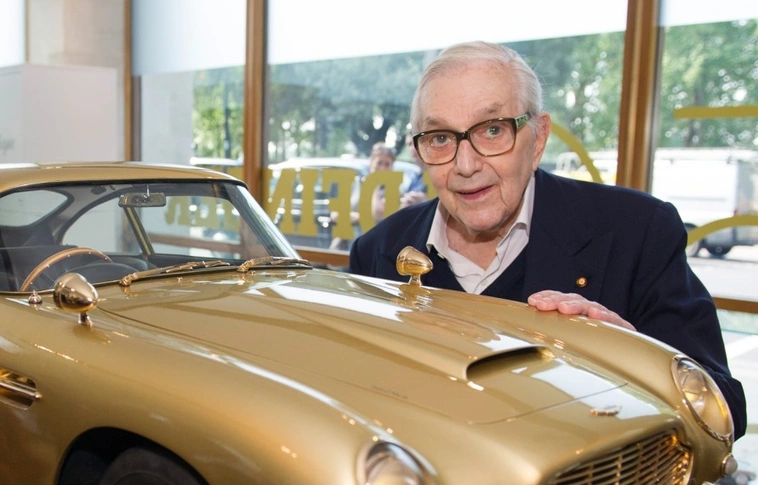 Elhunyt Ken Adam, a Bond-filmek látványtervezője