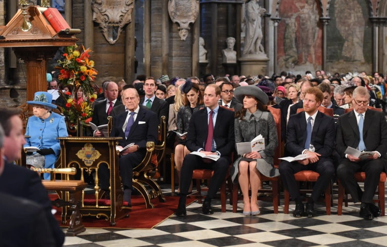 Együtt ünnepelte a brit királyi család II. Erzsébetet 
