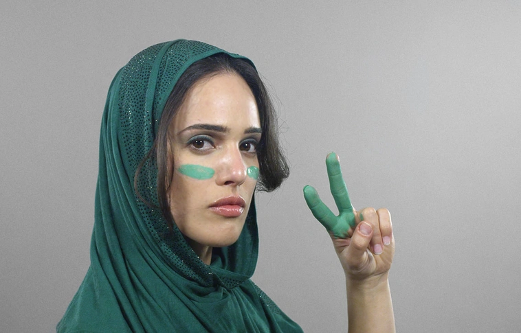  "Iszlámellenes kultúra" terjesztésével vádolják az iráni modelleket