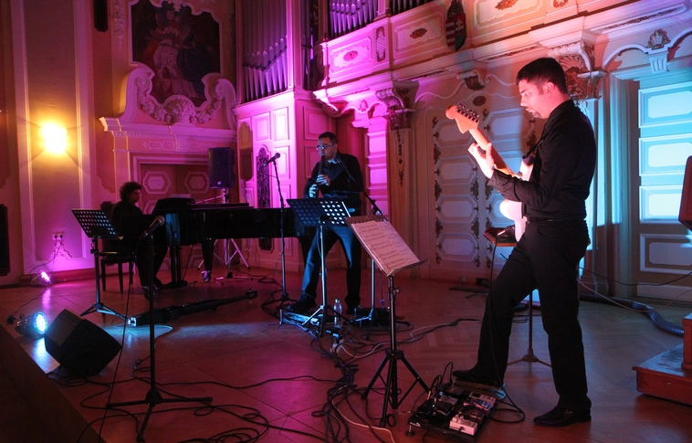 „Ex-Bartókosok“ a miskolci Bartók-terem színpadán