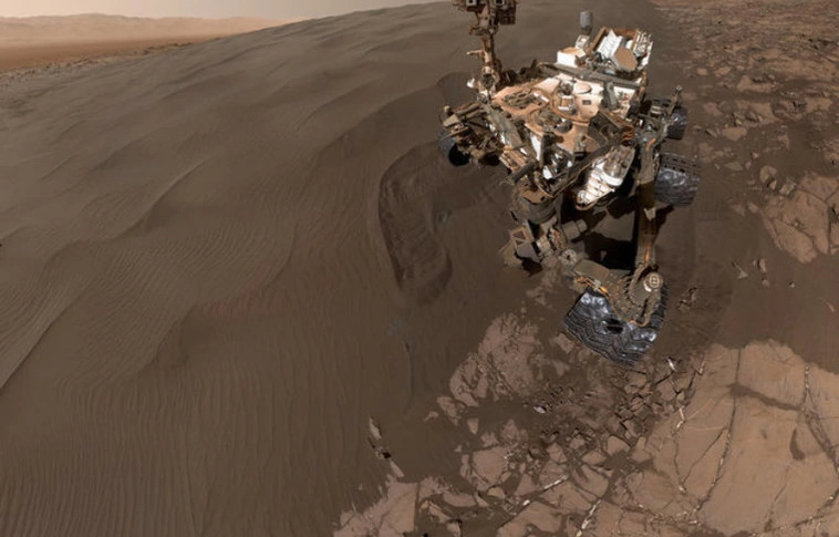 Nézze meg - saját maga vezérelheti az interaktív Mars-videót!