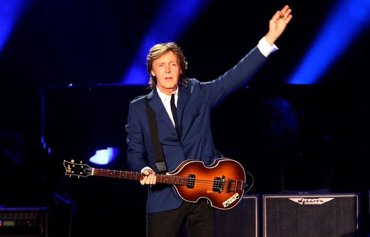 Paul McCartney perel a Beatles dalok miatt