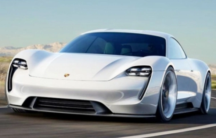 Ez izgi lesz: Porsche belenyúl a konnektorba!