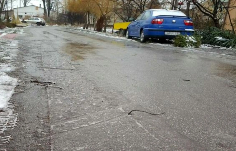 Vigyázzunk a síkos utakon: már kora reggel hét baleset!
