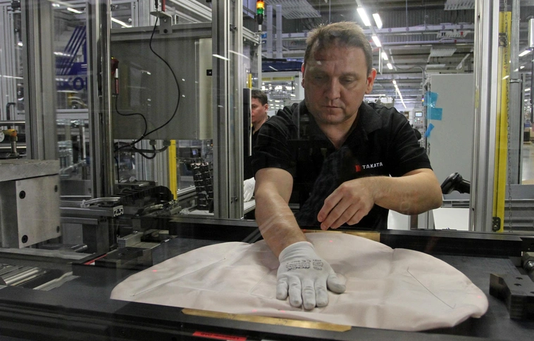 Folyamatos a toborzás a miskolci Takata-gyárban