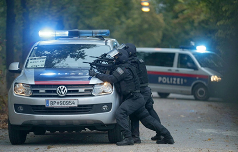 Ez veszélyes volt: csecsen fegyveresekre csaptak le a rendőrök Bécsben