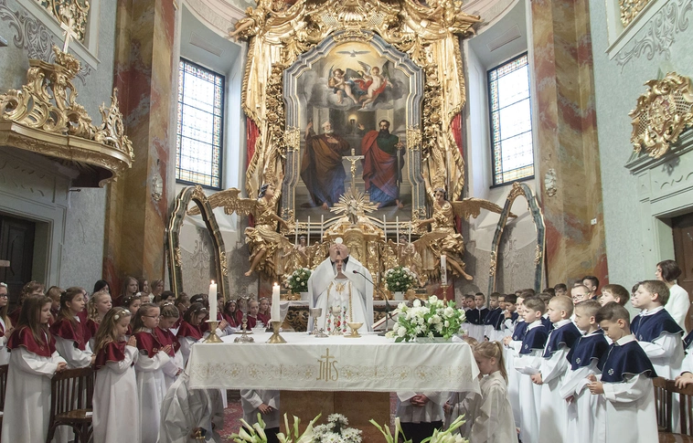 Elsőáldozás a Mindszenti templomban