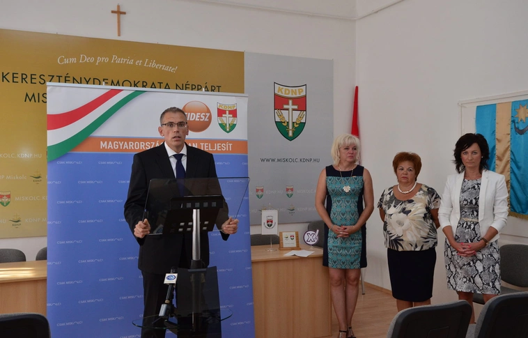„Fészekrakók után nem kellenek a migránsok...!”