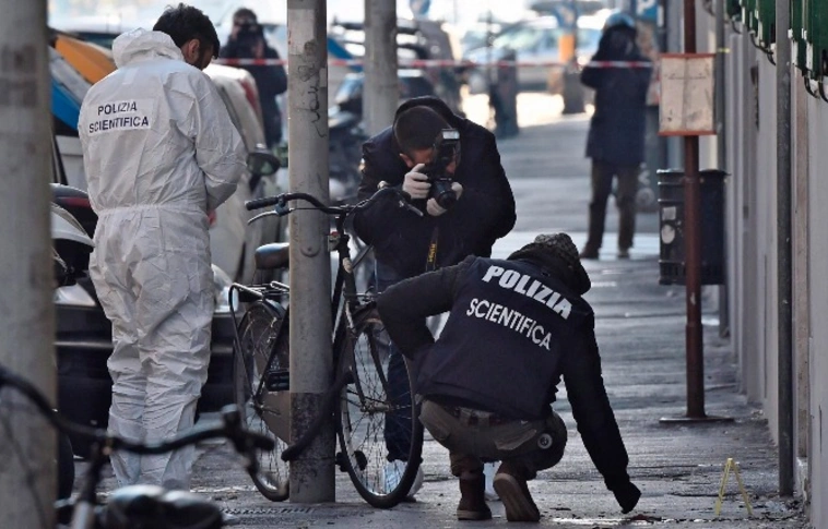 Csomagba rejtett pokolgép robbant Firenzében