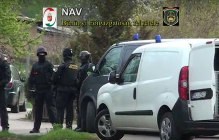Kommandósokkal rohanták le a NAV-osok Gáspár "Győzike" házát (Videó)