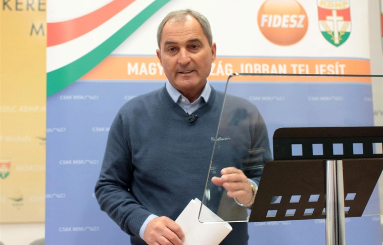 „Vona támogatná a migránsbetelepítést: Jakab Péter valljon színt!”