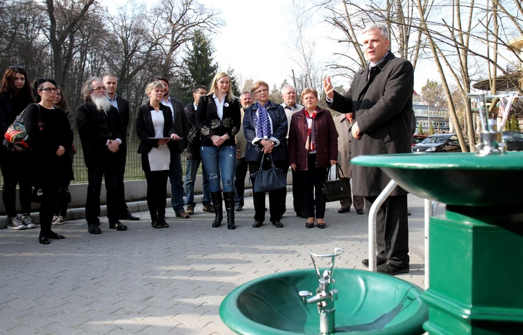 Víz világnapja: Pazár Istvánra emlékeztek és ivókutat avattak Miskolctapolcán