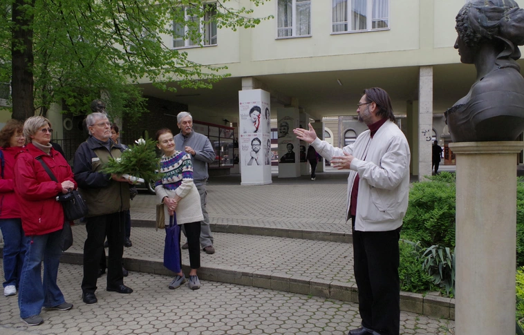 Jókainé emléke előtt tiszteleg szülővárosa (Videó)