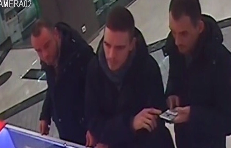 Nem semmi... így lopnak manapság mobiltelefonokat
