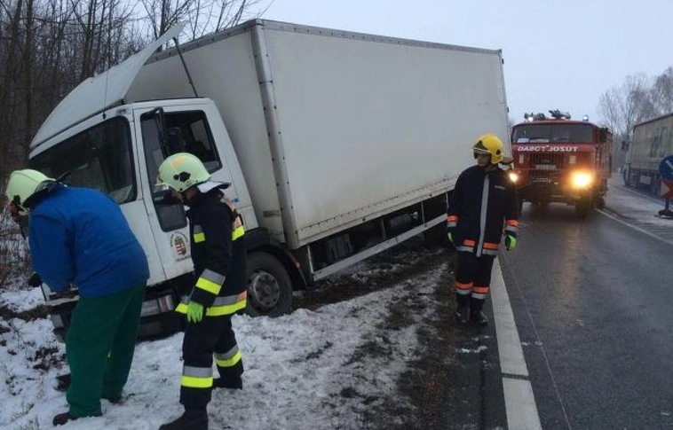 Több tucat műszaki mentés megyénk útjain szombaton is
