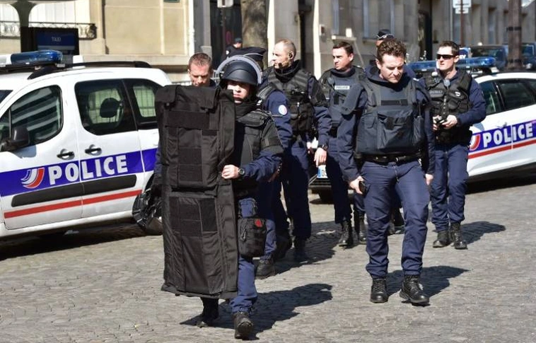 Terrorelhárító akció Franciaországban: négy embert előállítottak