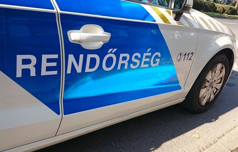 Árokba csapódott egy autó Sajóvelezdnél - feloldották az útzárat
