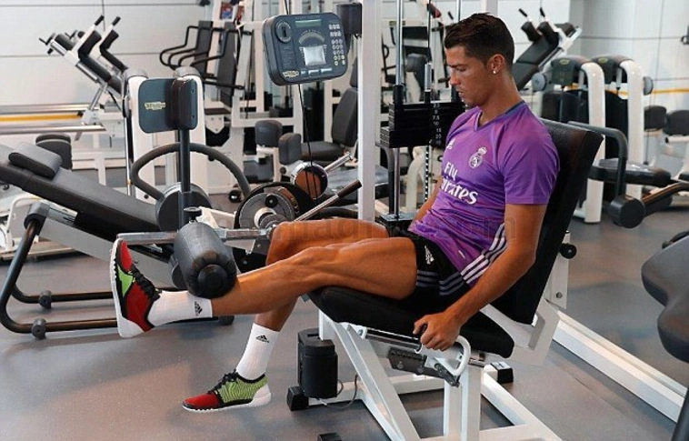 Keményen edz Ronaldo. A magyarok elleni mérkőzésre készül? (Videó)