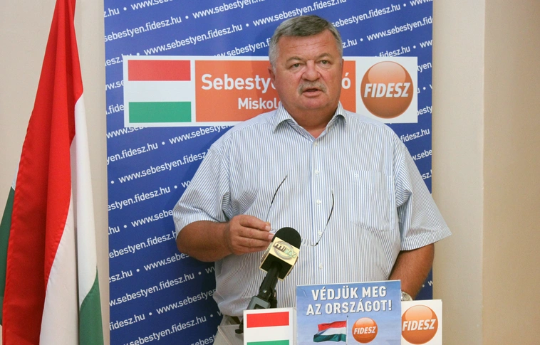 „Ez nem pártpolitikai kérdés, itt hazánk jövője a tét!”