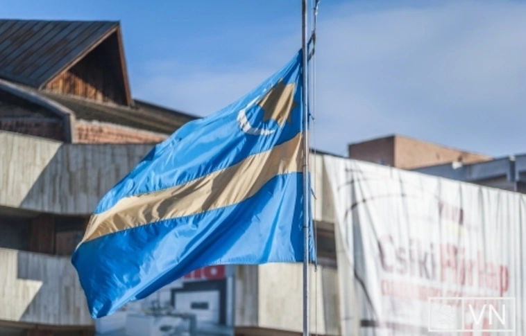 "Megtörni lelkünk nem lehet soha" - Loboghat a székely zászló!