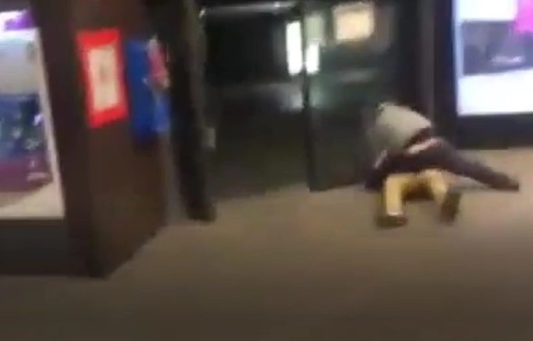 Hú, ez kemény: újabb utas-ellenőr bunyó került nyilvánosságra! (Videó)