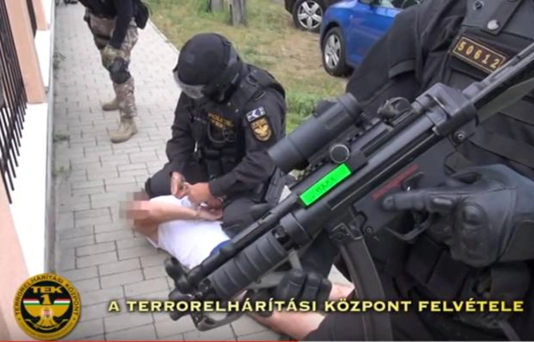 Százmilliókat forgalmaztak a drogkereskedők - nagy fogást csináltak a rendőrök! (Videók)