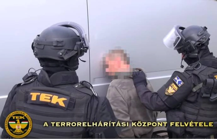 Tiszta vadnyugat: háborúra készültek a drogtermesztők? (Videó)