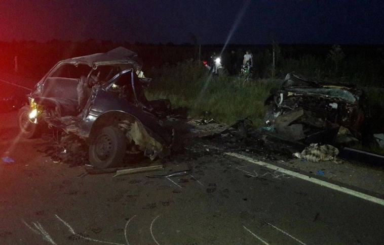 Két felnőtt és egy gyermek áldozata van a szörnyű balesetnek (Rendőrségi felvételek)