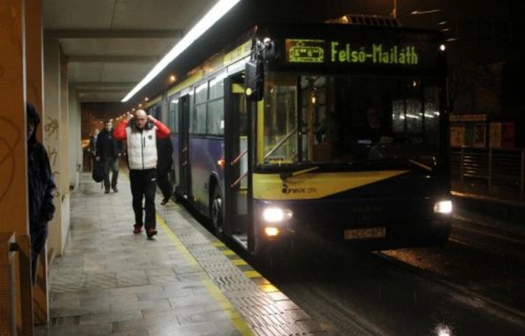 Vágányzár pályafenntartási munkálatok miatt