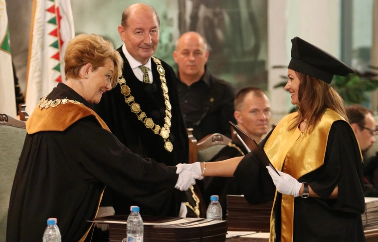 Diplomaátadó ünnepségek, elismerések a Miskolci Egyetemen (Képgalériával)