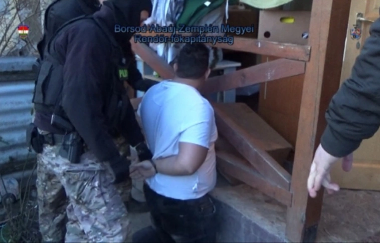 Borsodi emberkereskedőkre csaptak le a kommandósok (Videóval)