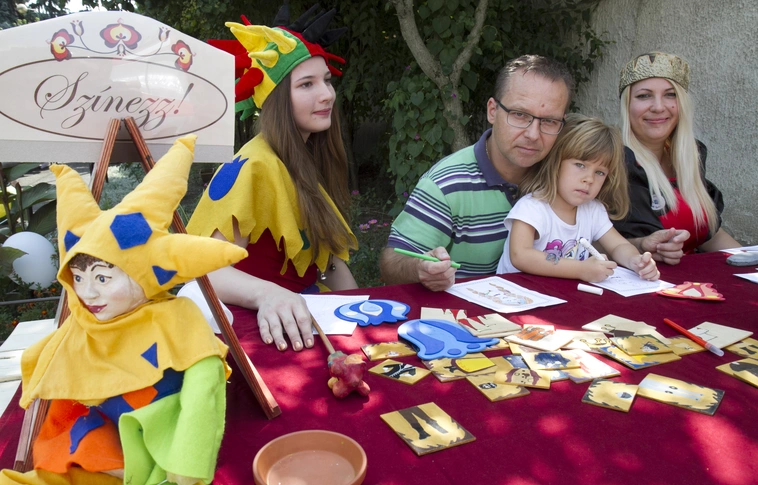 Egyedülálló kezdeményezés – NépmesePont nyílt Miskolcon!