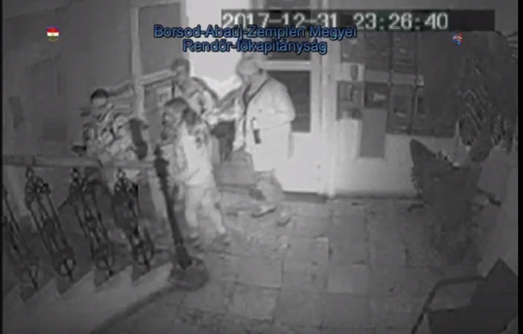 Látta őket valaki? Irodákat fosztogattak a Szemerén (Videóval)