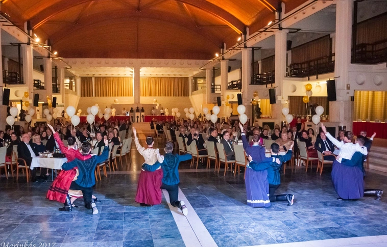 Egy zászló alatt: ismét megrendezik a Tradicionális Miskolci Jogászbált