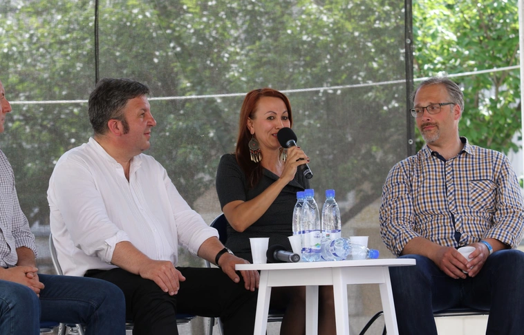 Akik gyűjtik és olvassák is a könyveket - kerekasztal beszélgetés a valódi értékekről