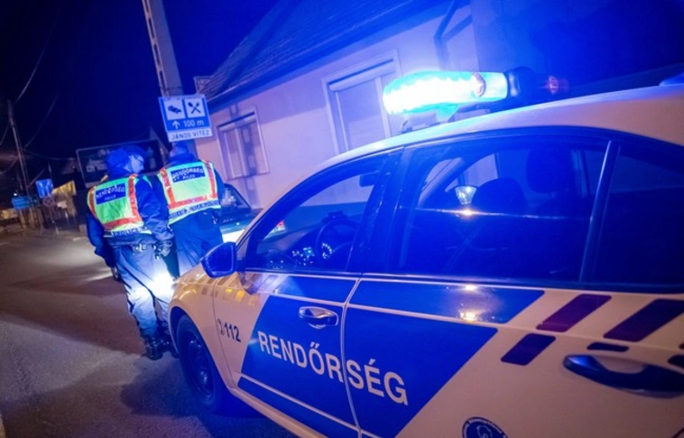 Összeverekedtek, majd a pisztoly is előkerült a Győri kapuban