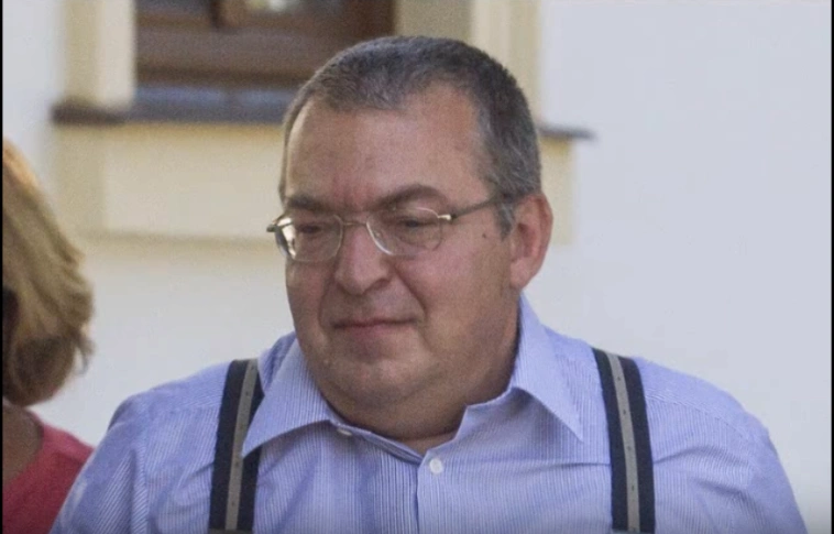 Kiszáll az üzleti életből, mindenét eladja Simicska Lajos