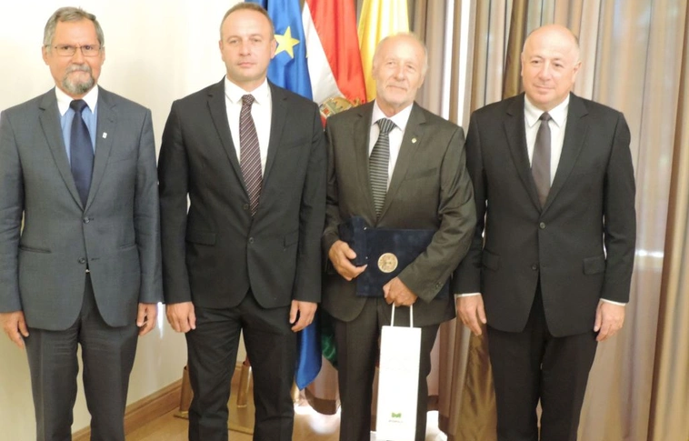 "Mind a gazdasági, mind a kulturális élet terén letette névjegyét" - Átvette elismerését Vinnai János