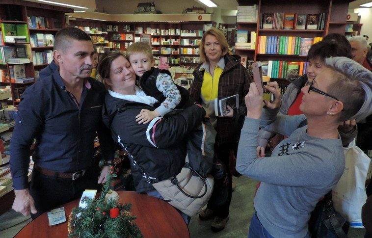 Miskolcon dedikálta a róla szóló könyvet a "Viszkis rabló"! (Videóval)