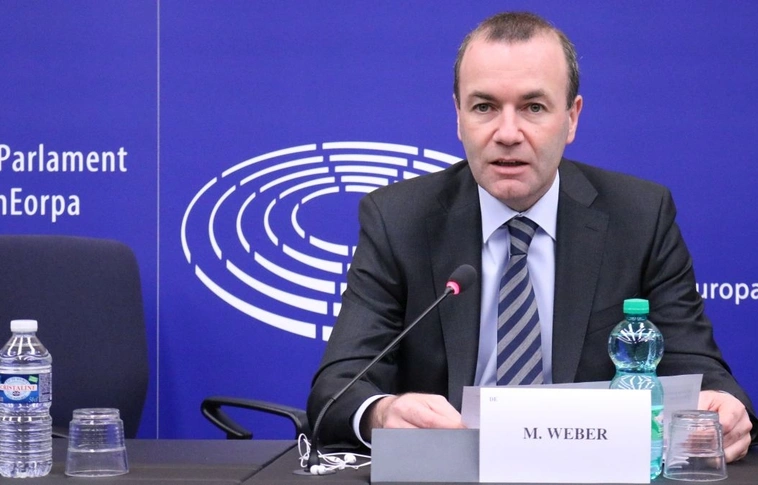 Kiállt Orbán Viktor mellett Manfred Weber, az Európai Néppárt vezetője