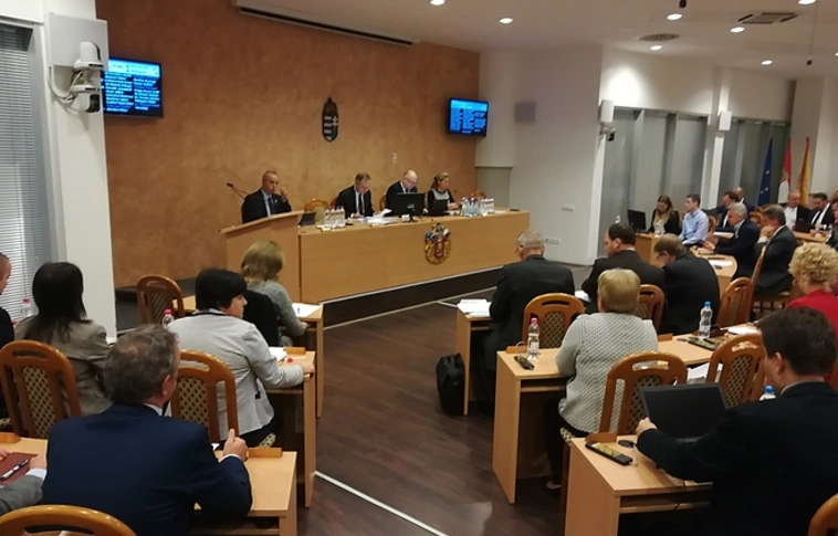 Közgyűlés: napirenden volt a közrend, közbiztonság és a közterületi kamerarendszer bővítése