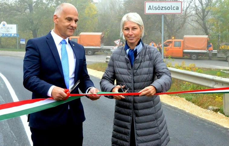 „Alsózsolcán már jó úton járunk” – átadták a negyed milliárd forintból felújított utakat