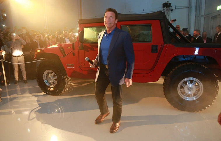 Arnold Schwarzenegger számára készítették el a világ első elektromos Hummerjét