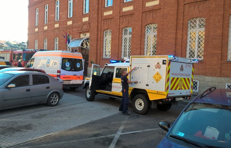 Előzetesben a fehér poros borítékot feladó gyanúsított