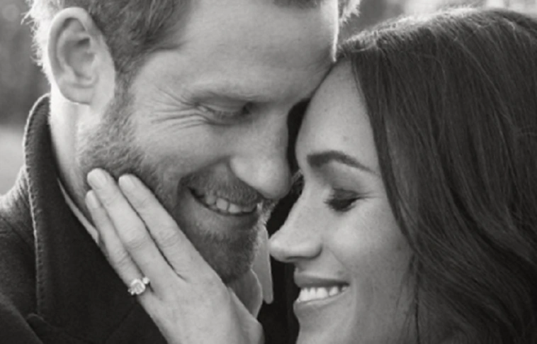 Közzétették Harry herceg és Meghan Markle hivatalos eljegyzési fotóit