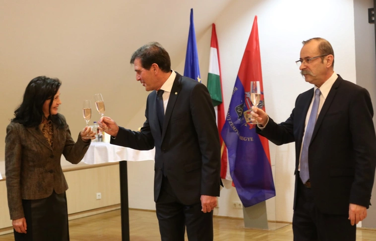 Az együttműködés jegyében köszöntötte az újévet a megyei kormányhivatal és az iparkamara