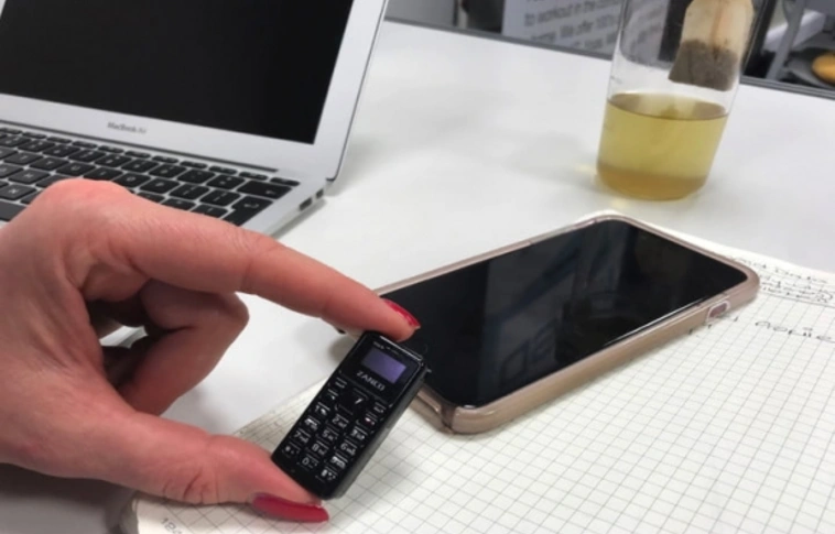 Ceruzaelem méretű a világ legkisebb mobilja