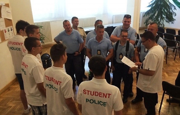 Idén is bevetésen a Student Police!